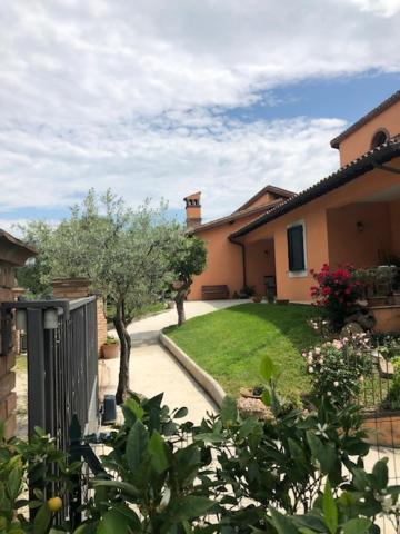 Apartamento Il Giardino Delle Rose Spello Exterior foto